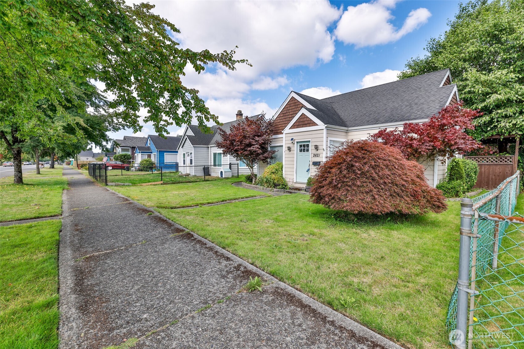 2621 Sumner Avenue Hoquiam, WA 98550 - Photo 3 of 33