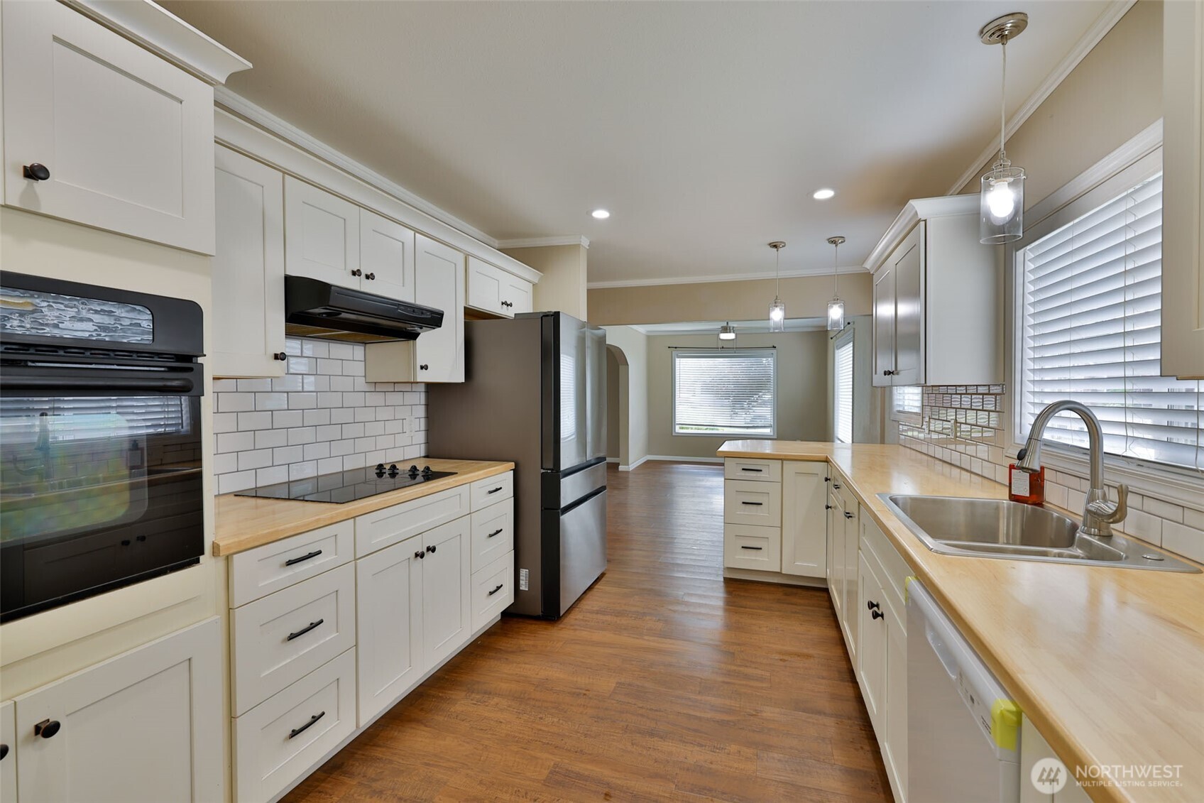 2621 Sumner Avenue Hoquiam, WA 98550 - Photo 9 of 33