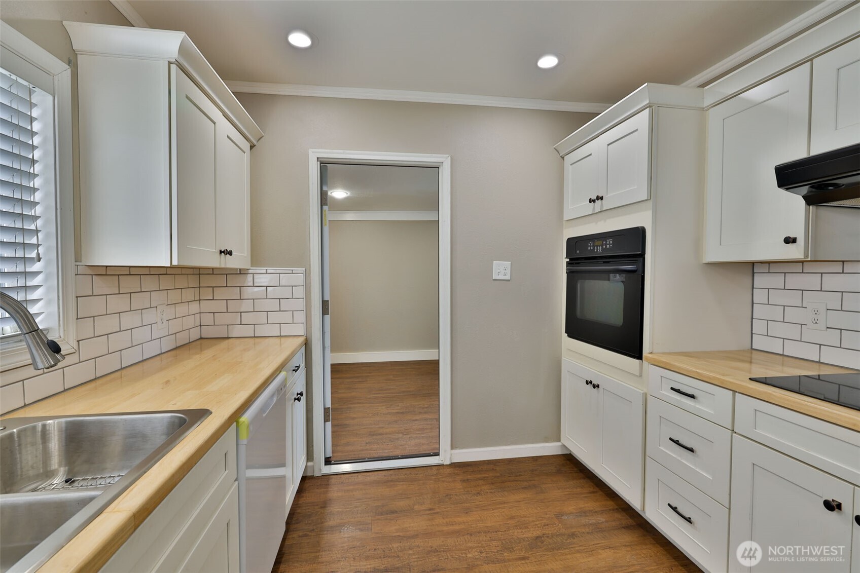 2621 Sumner Avenue Hoquiam, WA 98550 - Photo 10 of 33