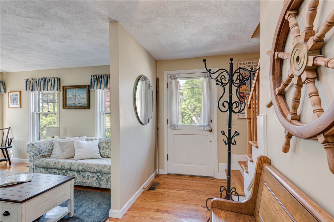 93 Mill Street, Unit B Newport, RI 02840 - Photo 25 of 33 Entry to living room