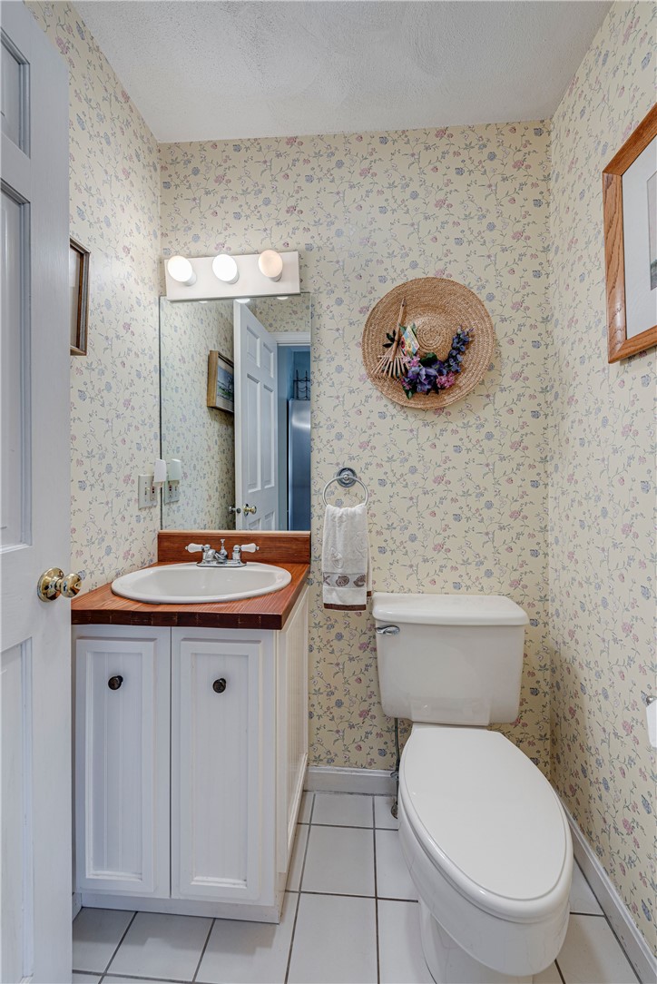 93 Mill Street, Unit B Newport, RI 02840 - Photo 26 of 33 Half bath on living level