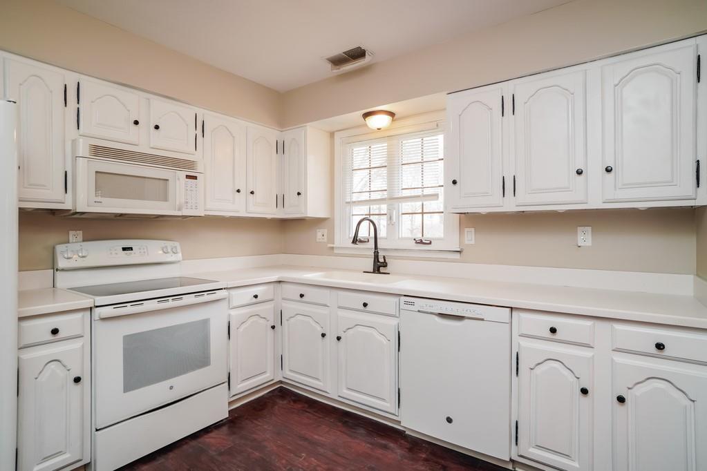 178 Hall Road Aliquippa, PA 15001 - Photo 4 of 9 Gallery Image 4