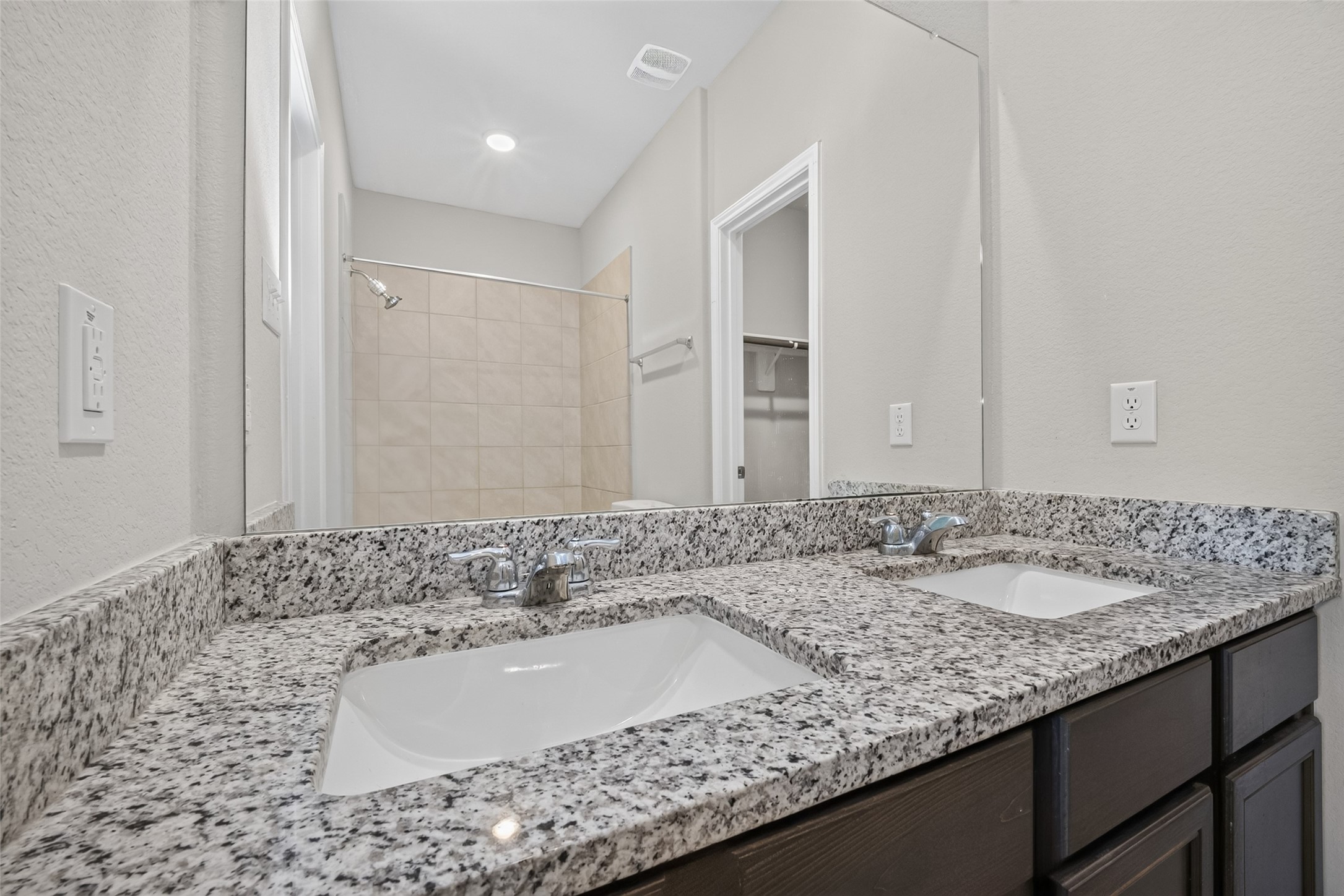 954 Luke Darrell Drive Rosharon, TX 77583 - Photo 23 of 45