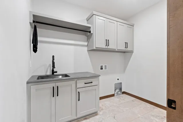 $699,900 | 1650 Sweetbriar Way Green, Green Bay, WI 54311