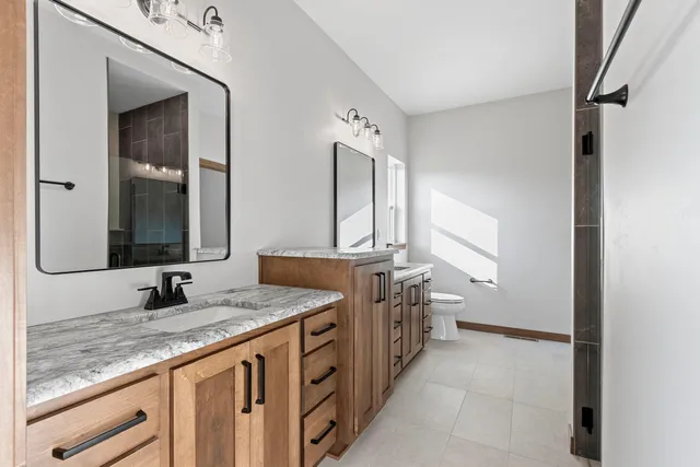 $699,900 | 1650 Sweetbriar Way Green, Green Bay, WI 54311