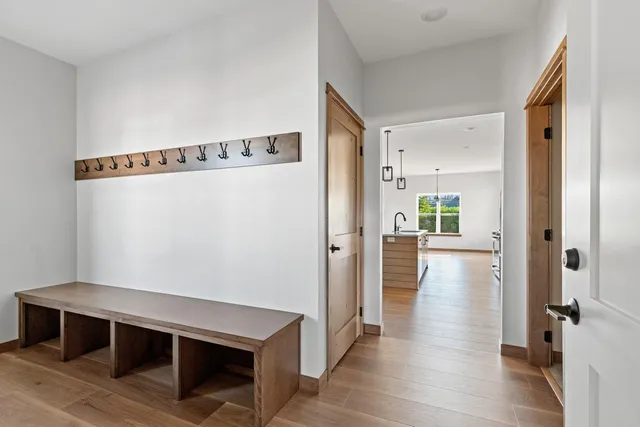 $699,900 | 1650 Sweetbriar Way Green, Green Bay, WI 54311