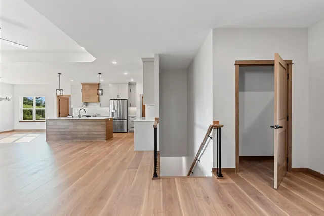 $699,900 | 1650 Sweetbriar Way Green, Green Bay, WI 54311