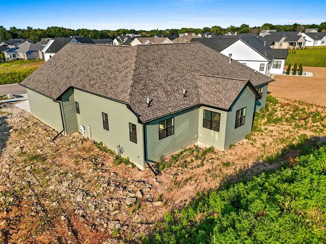 $699,900 | 1650 Sweetbriar Way Green, Green Bay, WI 54311