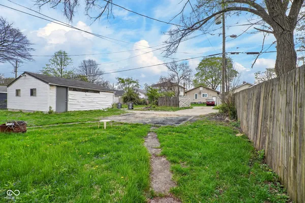 $750 | 937-939 North Drexel Avenue, Indianapolis, IN 46201