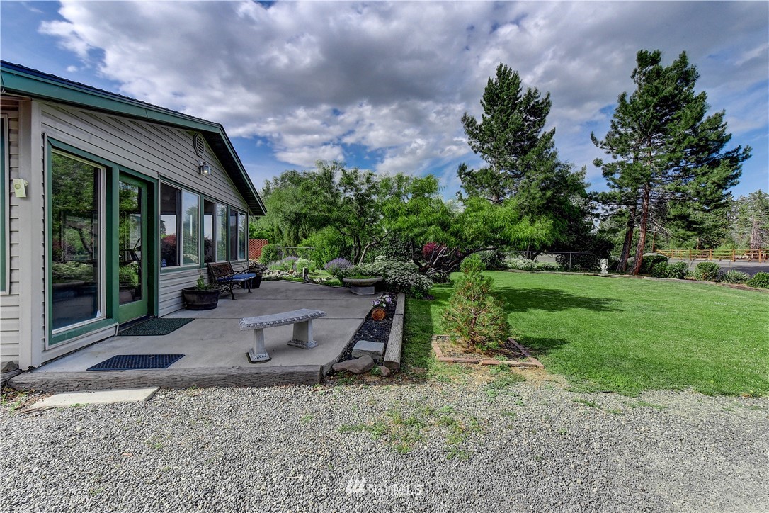 1611 Hanson Road Ellensburg, WA 98926 - Photo 2 of 21 Gallery Image 2