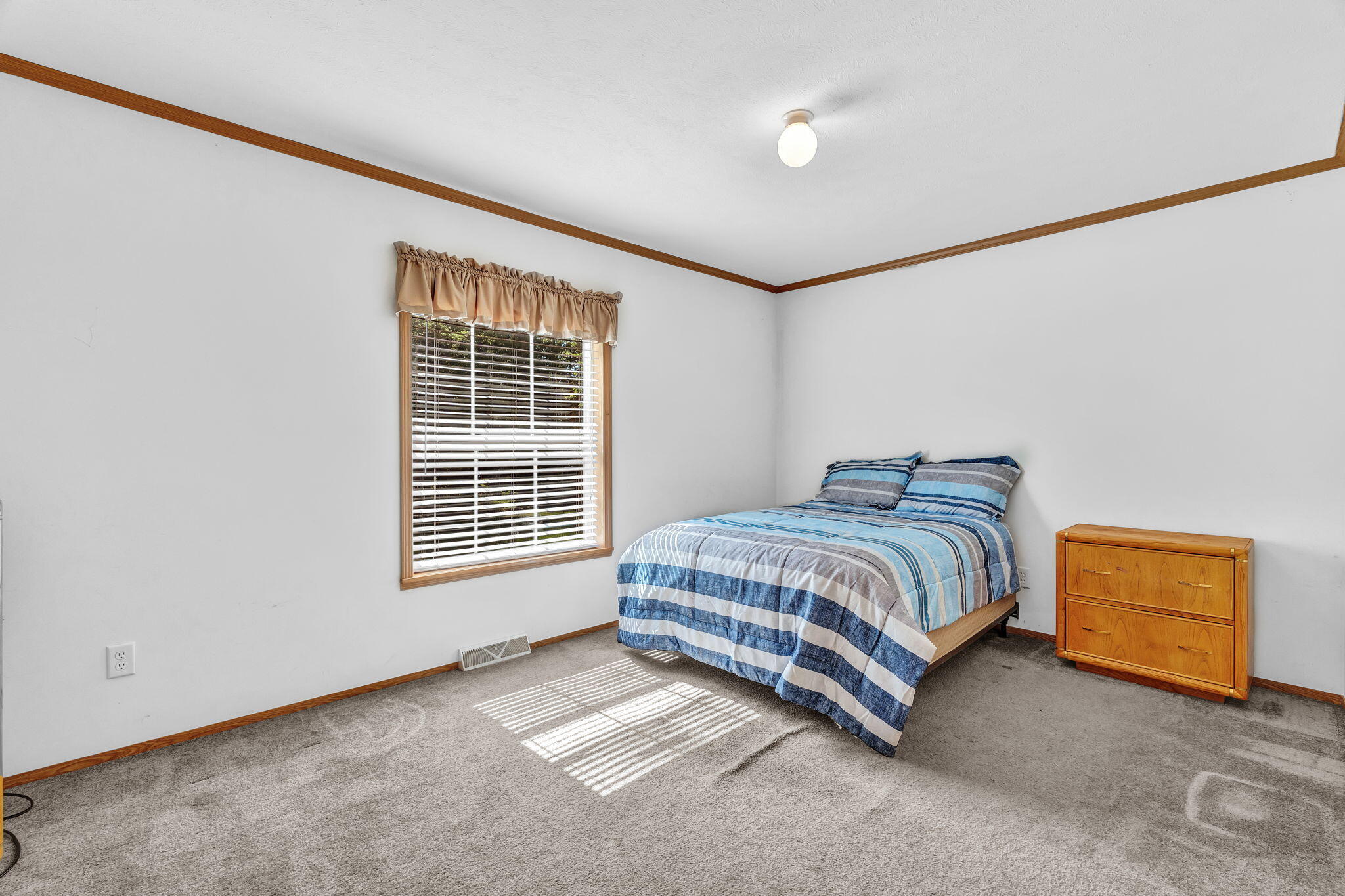 2392 Hudson Road Hudson, ME 04449 - Photo 23 of 77