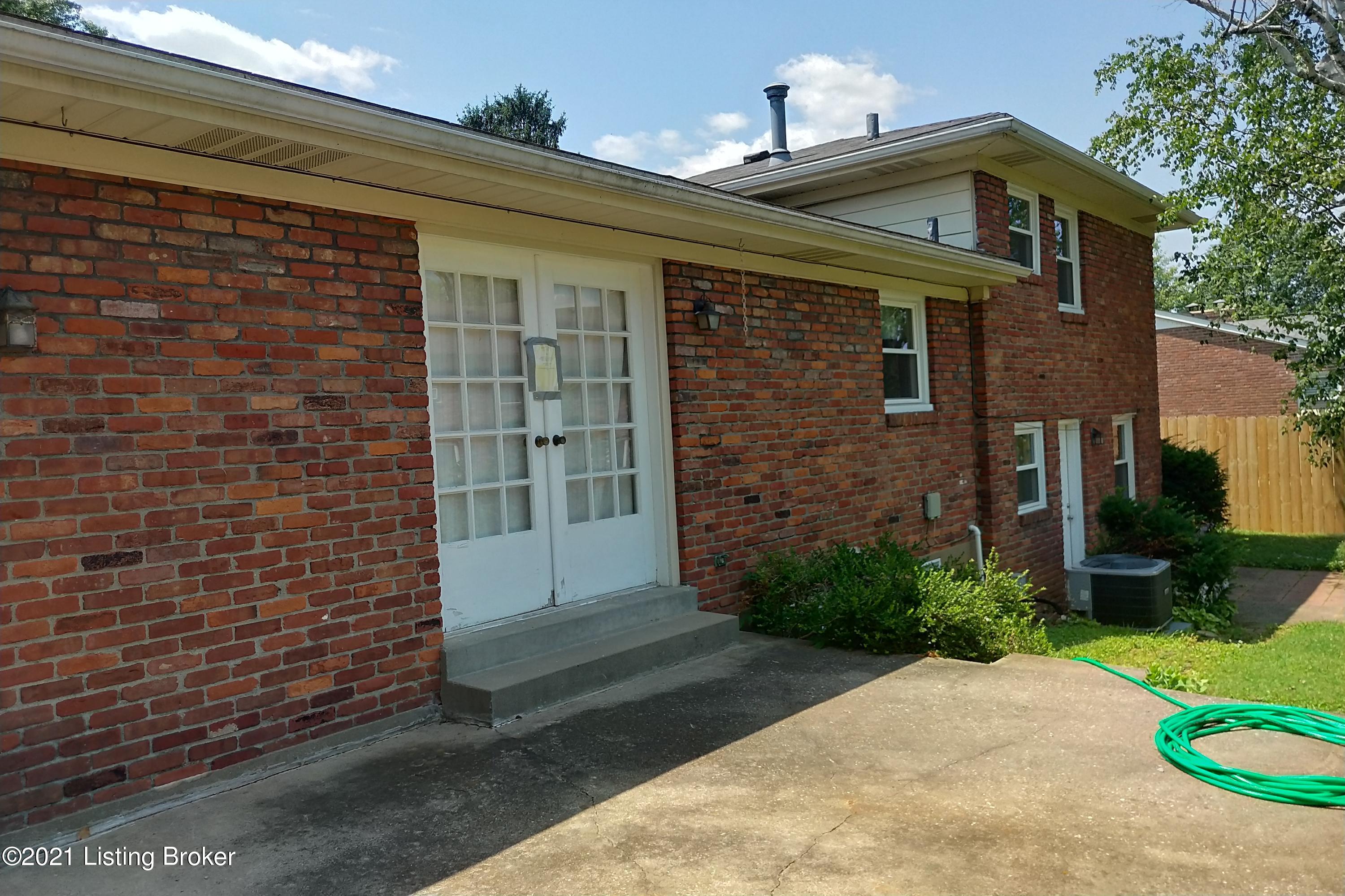 6503 Ridge Cliff Road Louisville, KY 40228 - Photo 52 of 55 BackView5