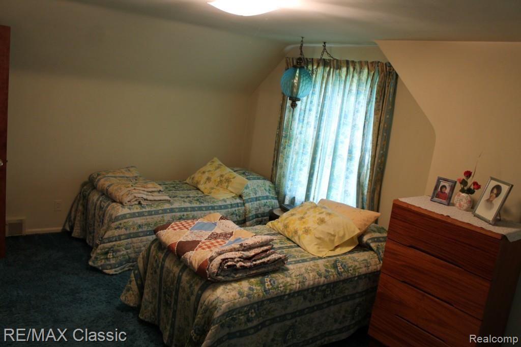 21126 Greenview Road Southfield, MI 48075 - Photo 17 of 21 IMG_3020.jpg
