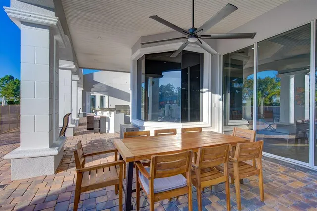 a view of livingroom with furniture and furniture