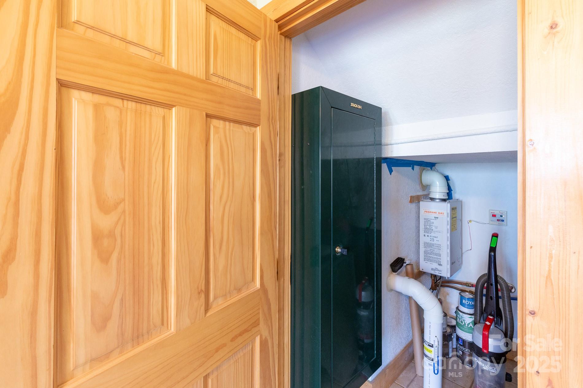 283 Walnut Cv Ridge Bryson City, NC 28713 - Photo 34 of 42 a bathroom with a shower and a sink