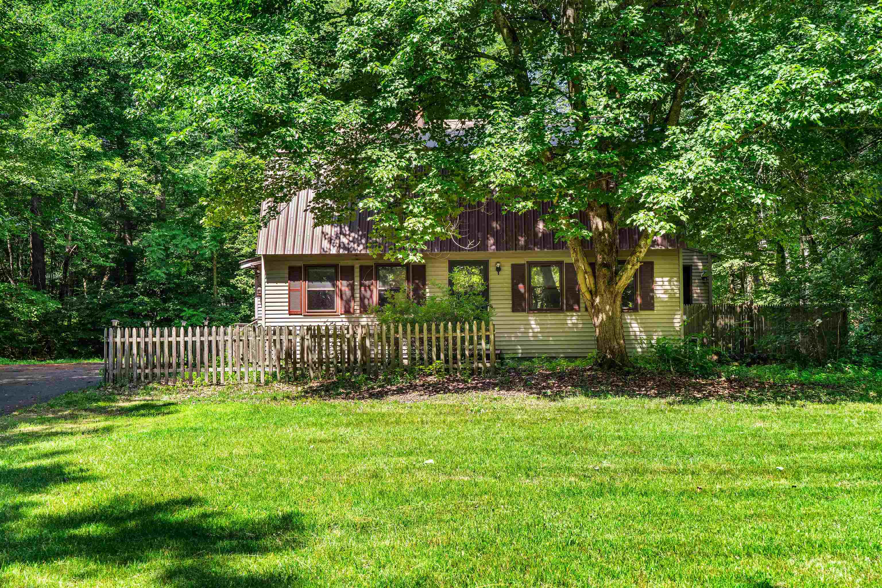 59 Oak Hill Road Concord, NH 03301 - Photo 2 of 40