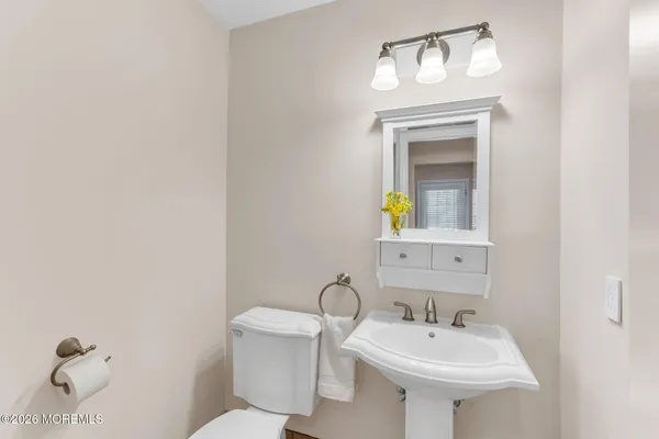 $1,250,000 | 211 Yale Drive, Lincroft, NJ 07738