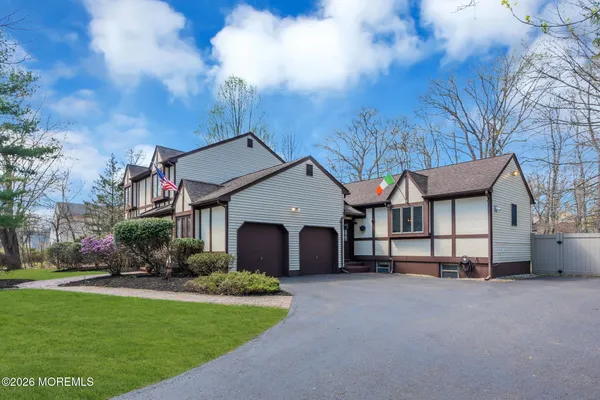 $1,250,000 | 211 Yale Drive, Lincroft, NJ 07738