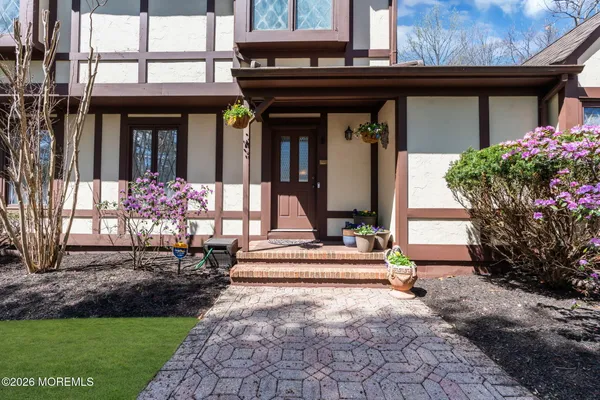 $1,250,000 | 211 Yale Drive, Lincroft, NJ 07738