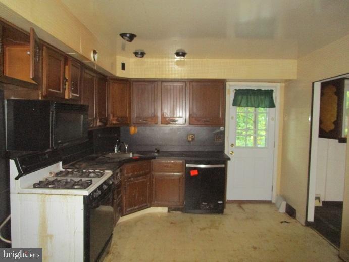 1608 Colima Road Philadelphia, PA 19115 - Photo 4 of 18