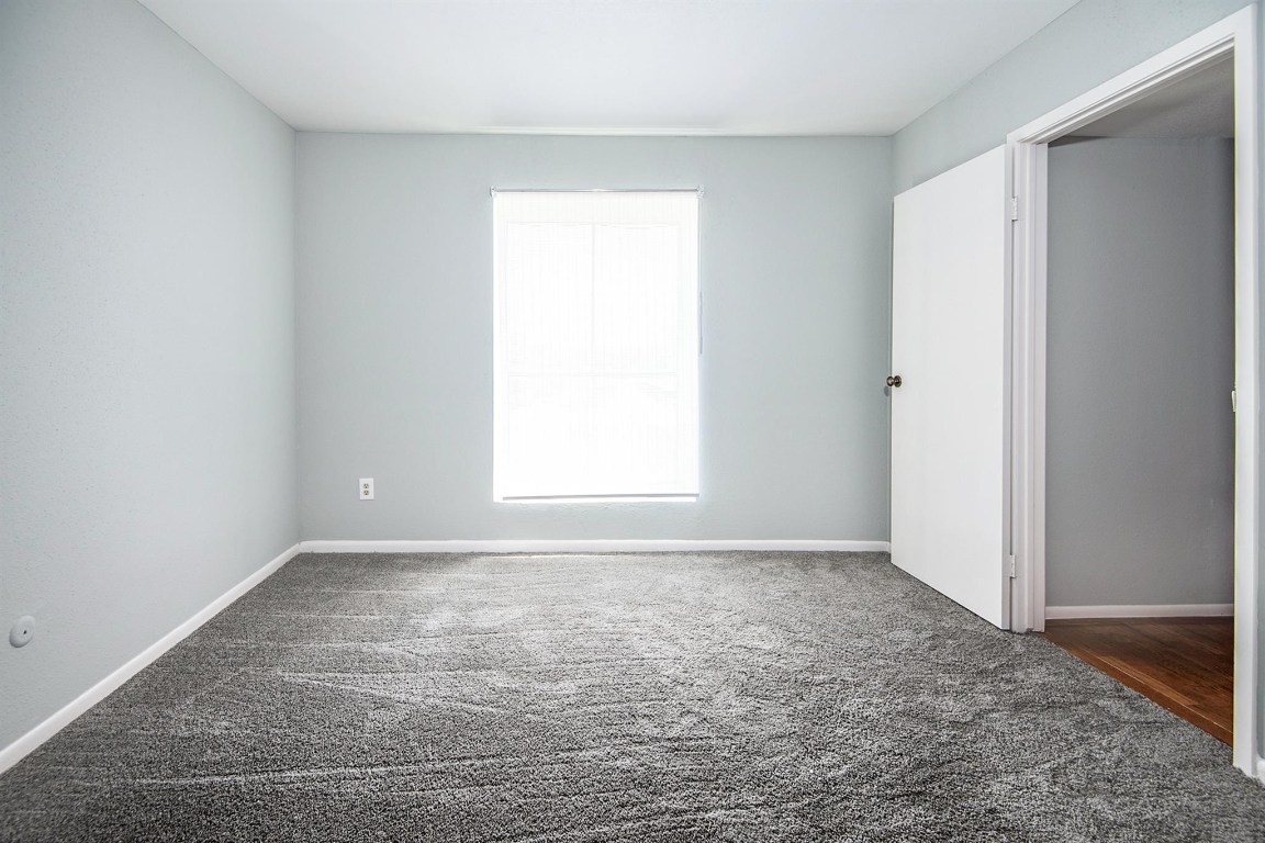3085 Walnut Bend Lane, Unit 35 Houston, TX 77042 - Photo 19 of 23 a view of empty room with window
