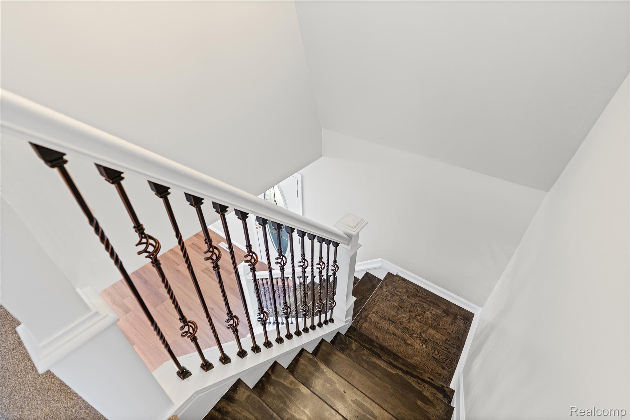 6273 Cold Spring Trail Grand Blanc, MI 48439 - Photo 27 of 48 View of stairway