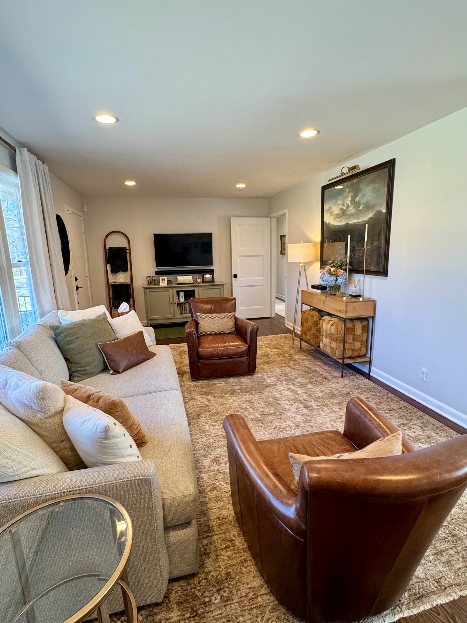 347 Blackman Road Nashville, TN 37211 - Photo 3 of 18 a living room with furniture and a flat screen tv
