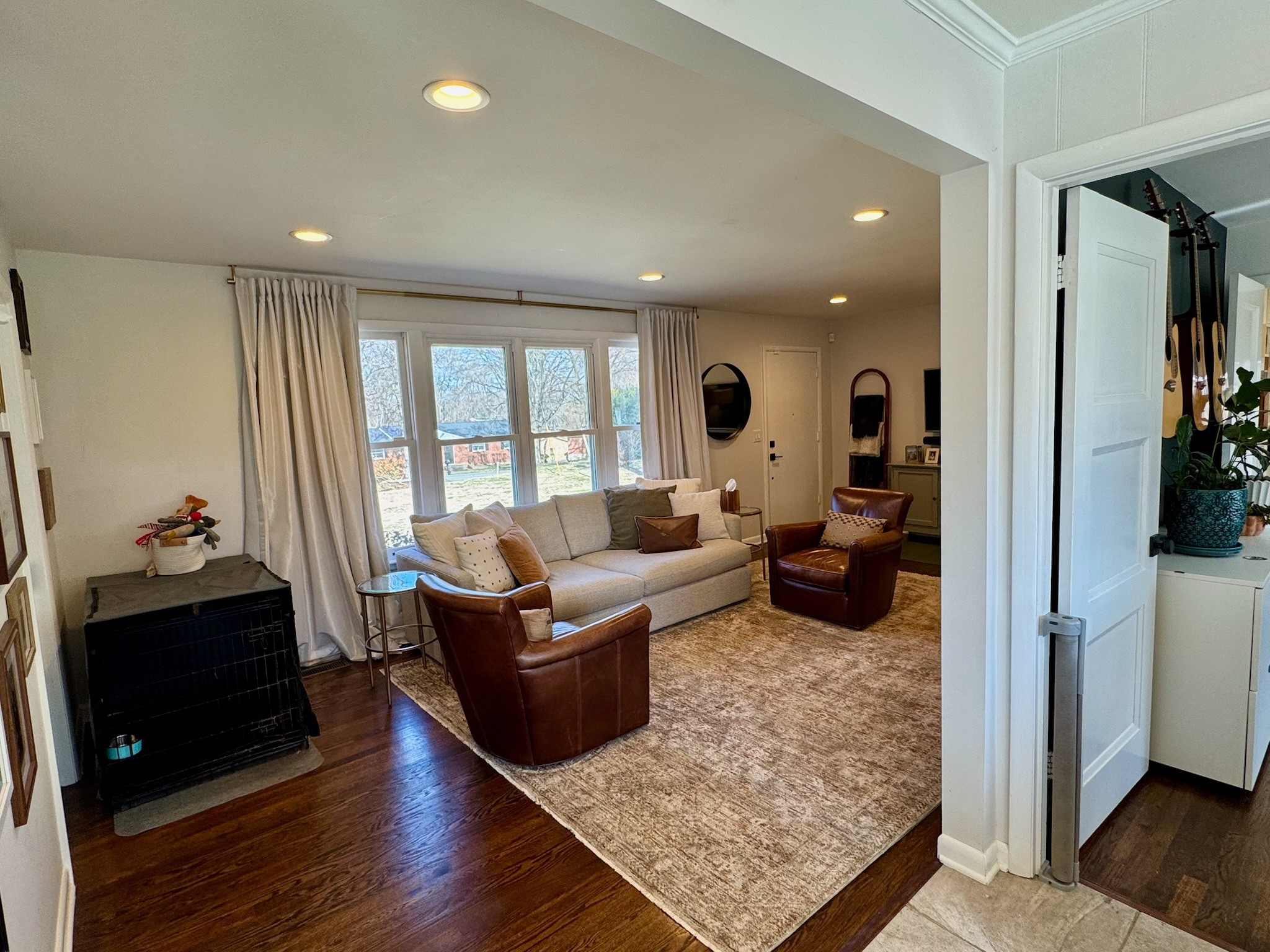 347 Blackman Road Nashville, TN 37211 - Photo 4 of 18 a living room with furniture and a flat screen tv