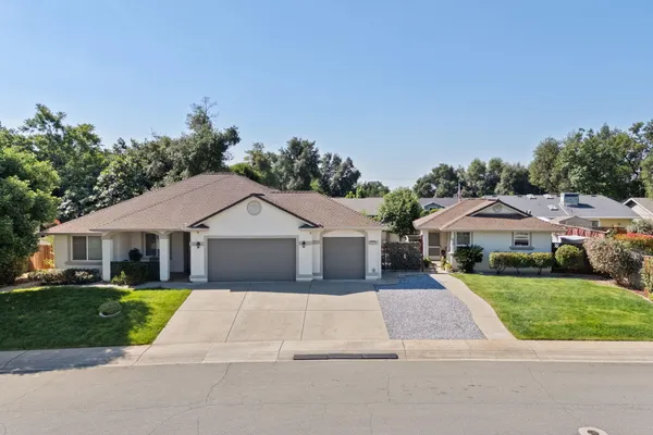 $585,000 | 1613 Galaxy Way, Redding, CA 96002