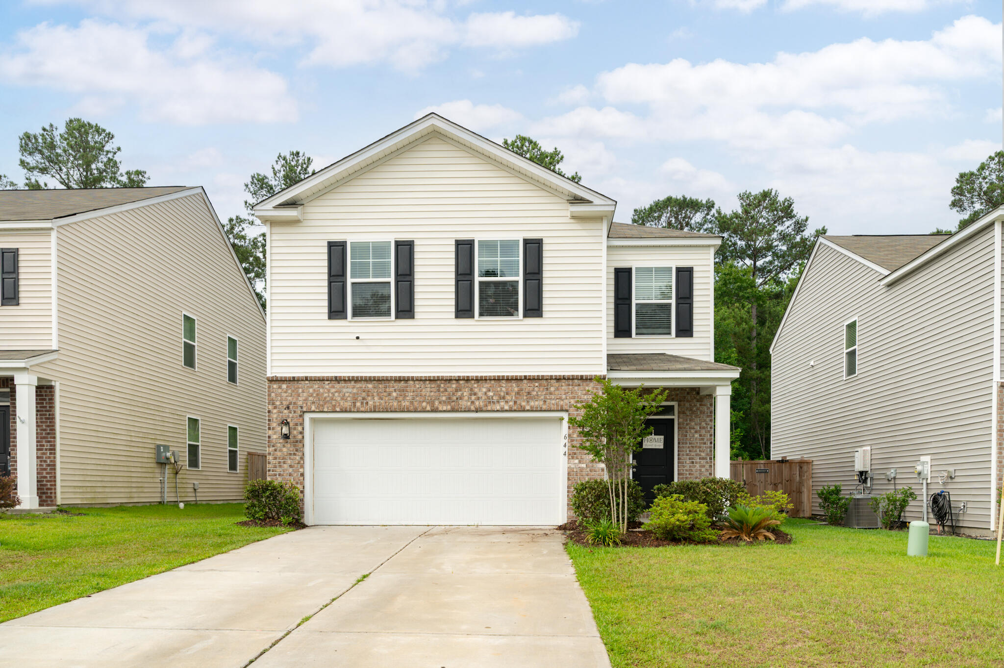 644 Silver Spruce Street Summerville, SC 29486 - Photo 1 of 23 MOD_9664-HDR-Edit