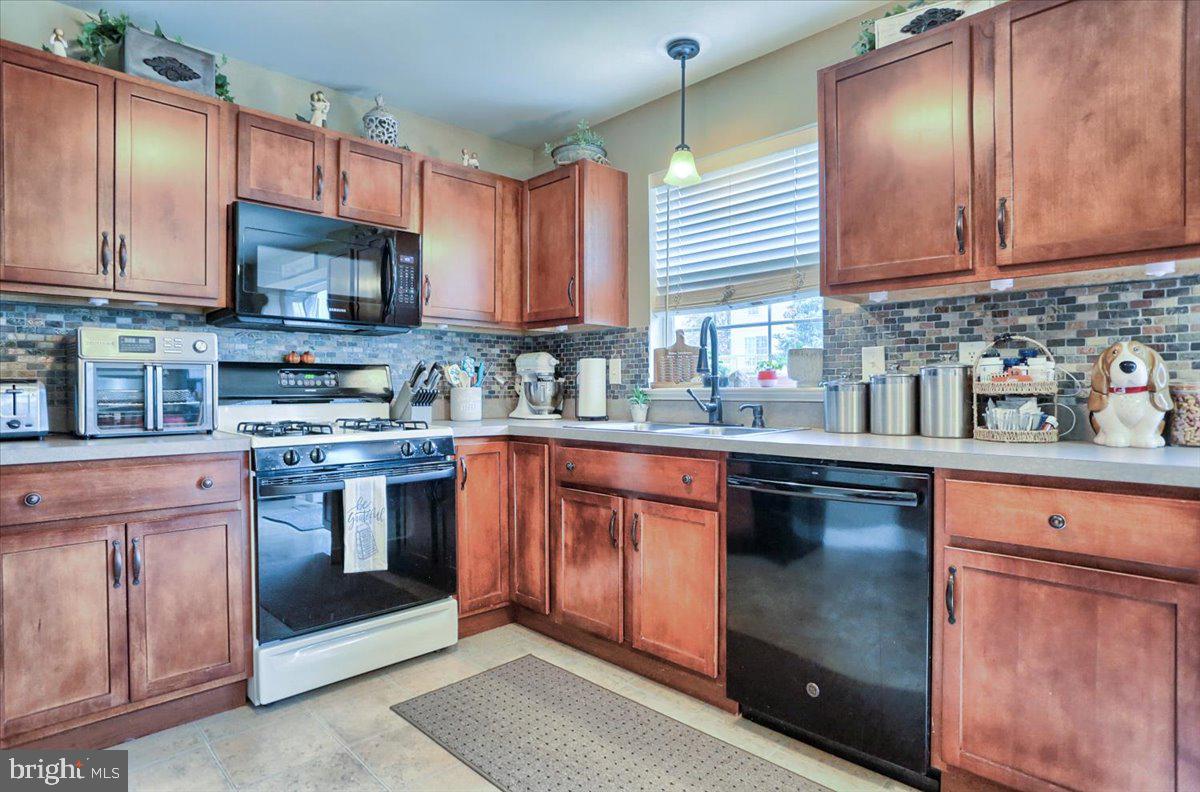 128 Radle Road Harrisburg, PA 17112 - Photo 8 of 21 Gallery Image 8