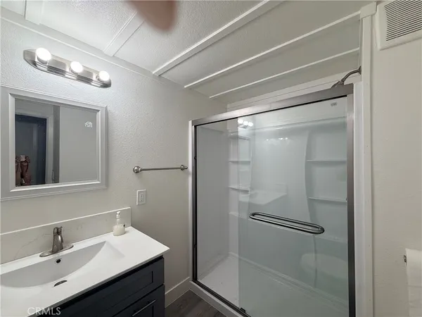 $1,800 | 35377 Marks, Barstow, CA 92311