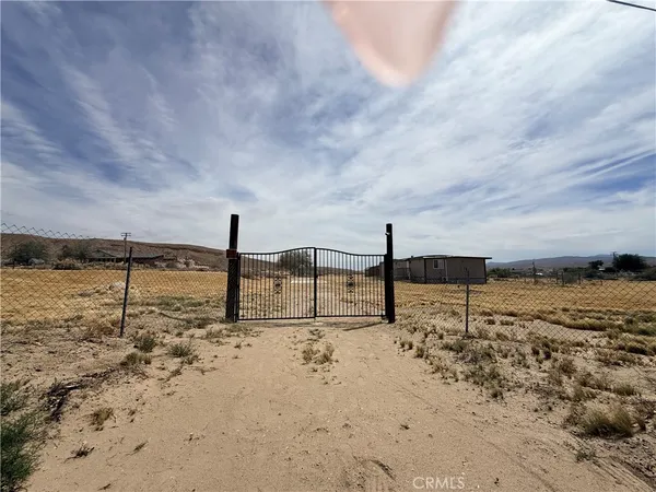 $1,800 | 35377 Marks, Barstow, CA 92311