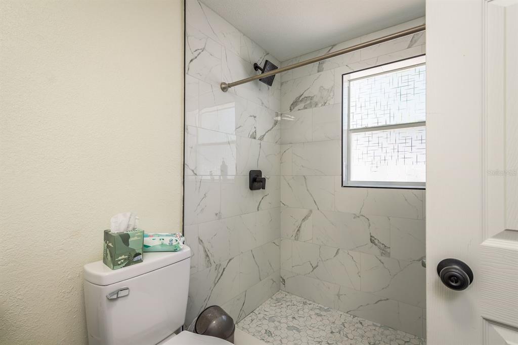 8423 Jackson Springs Road Tampa, FL 33615 - Photo 12 of 38 Gallery Image 12
