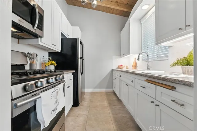 $1,950,000 | 3315 Strongs Drive, Los Angeles, CA 90292