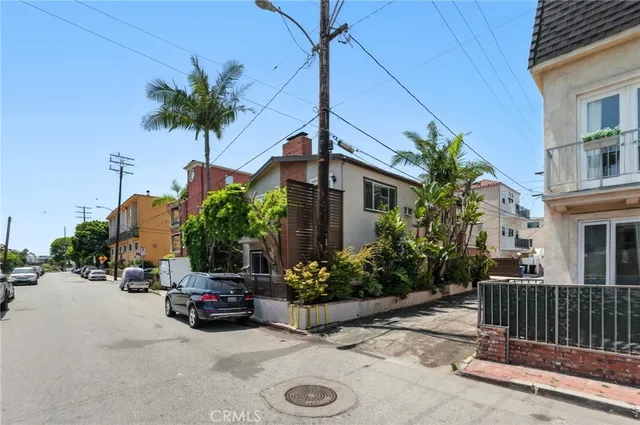 $1,950,000 | 3315 Strongs Drive, Los Angeles, CA 90292