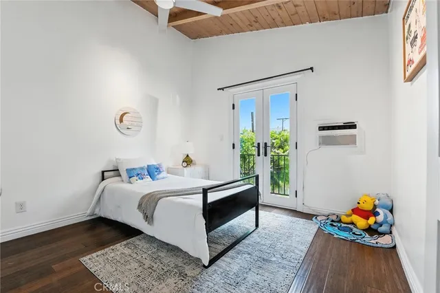 $1,950,000 | 3315 Strongs Drive, Los Angeles, CA 90292