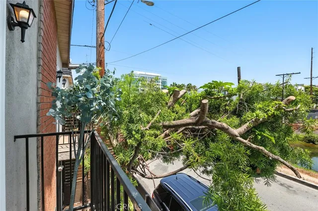 $1,950,000 | 3315 Strongs Drive, Los Angeles, CA 90292