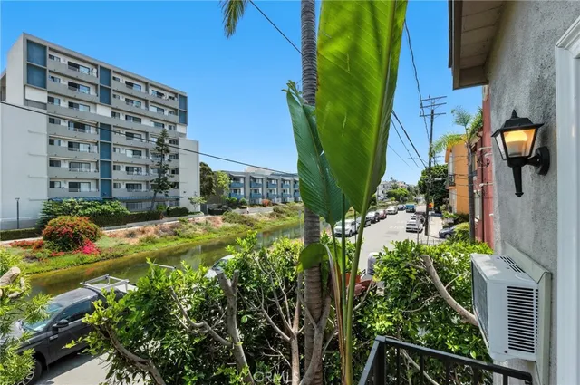 $1,950,000 | 3315 Strongs Drive, Los Angeles, CA 90292