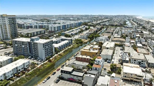 $1,950,000 | 3315 Strongs Drive, Los Angeles, CA 90292