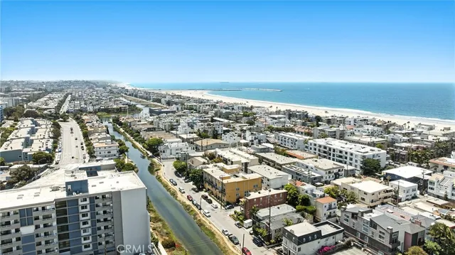 $1,950,000 | 3315 Strongs Drive, Los Angeles, CA 90292