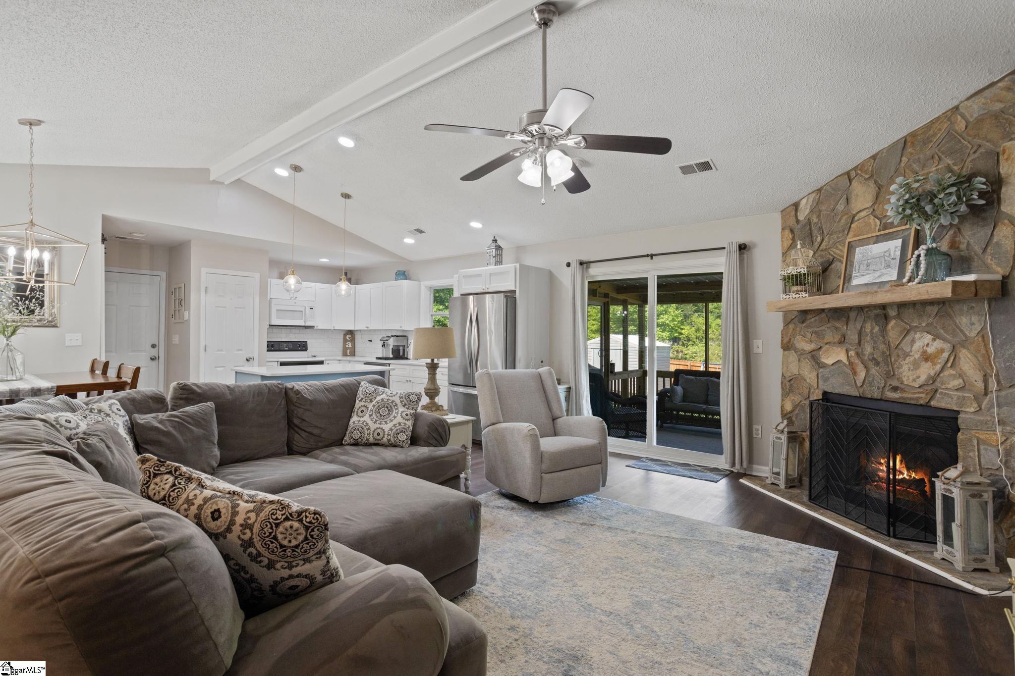 105 Woodland Road Mauldin, SC 29662 - Photo 3 of 25 Gallery Image 3