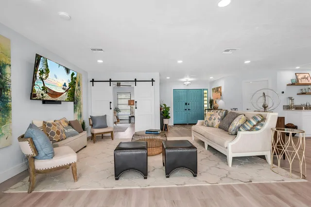 $879,000 | 143 St Andrews Boulevard, Naples, FL 34113