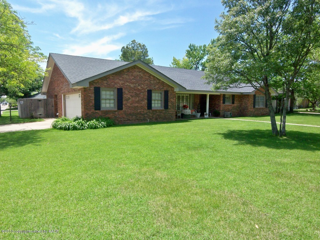 6301 Elmhurst Road Amarillo, TX 79106 - Photo 2 of 20 a house view with a garden space