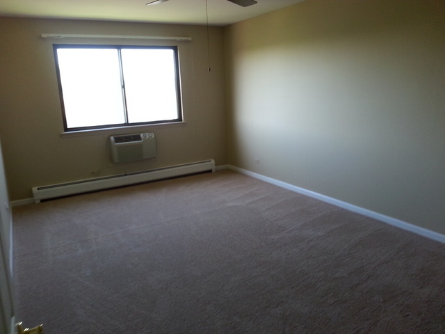 239 North Mill Road, Unit 402A Addison, IL 60101 - Photo 18 of 25