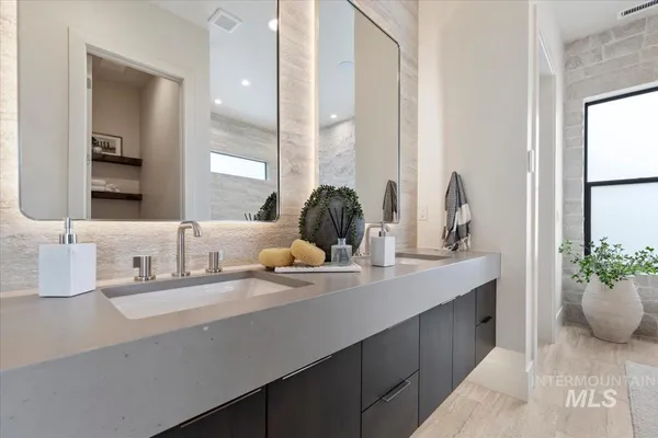 $1,649,900 | 20185 North Swire Grn Way, Boise, ID 83714