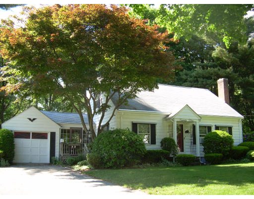 23 Homestead Road Holden, MA 01520 - Photo 1 of 16 Gallery Image 1