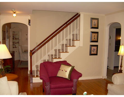 23 Homestead Road Holden, MA 01520 - Photo 4 of 16 Gallery Image 4
