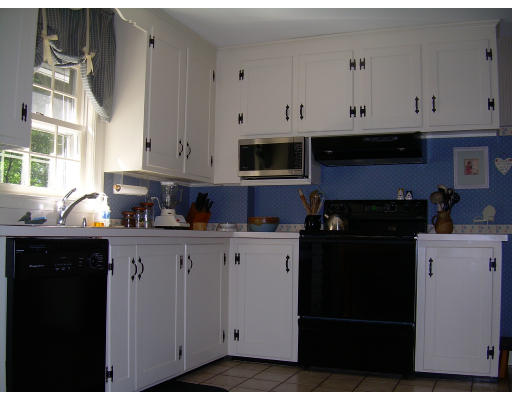 23 Homestead Road Holden, MA 01520 - Photo 6 of 16 Gallery Image 6