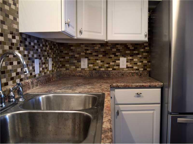 1037 Eckert Road Monaca, PA 15061 - Photo 4 of 20 Kitchen.